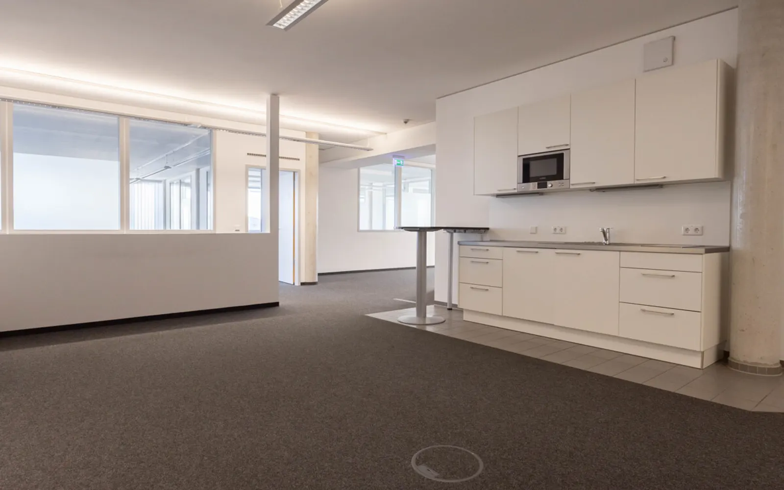 Große Bürofläche in modernem Geschäftsgebäude - Bild 4