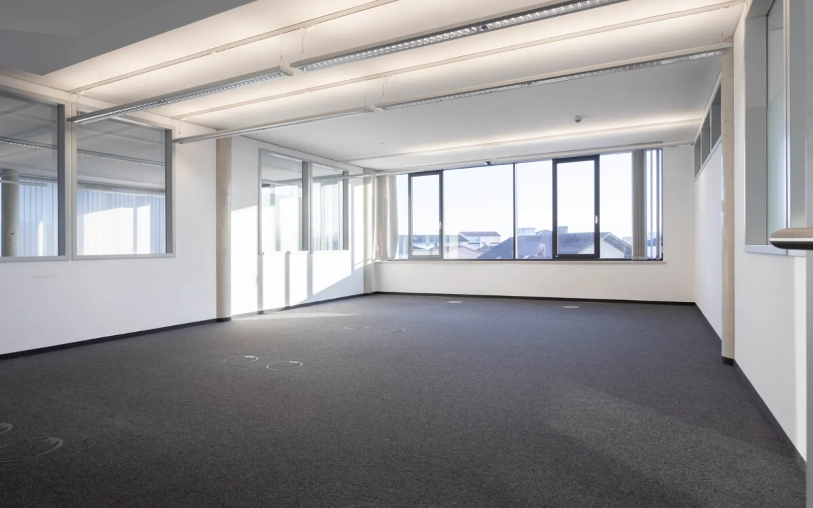 Große Bürofläche in modernem Geschäftsgebäude - Bild 18