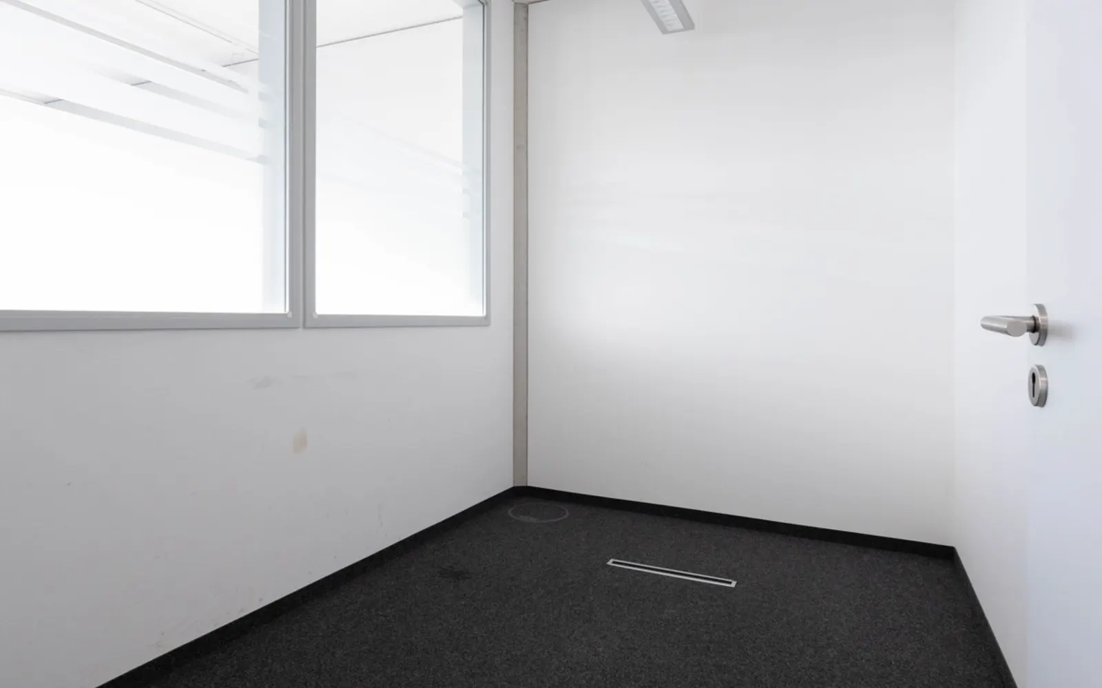 Große Bürofläche in modernem Geschäftsgebäude - Bild 11