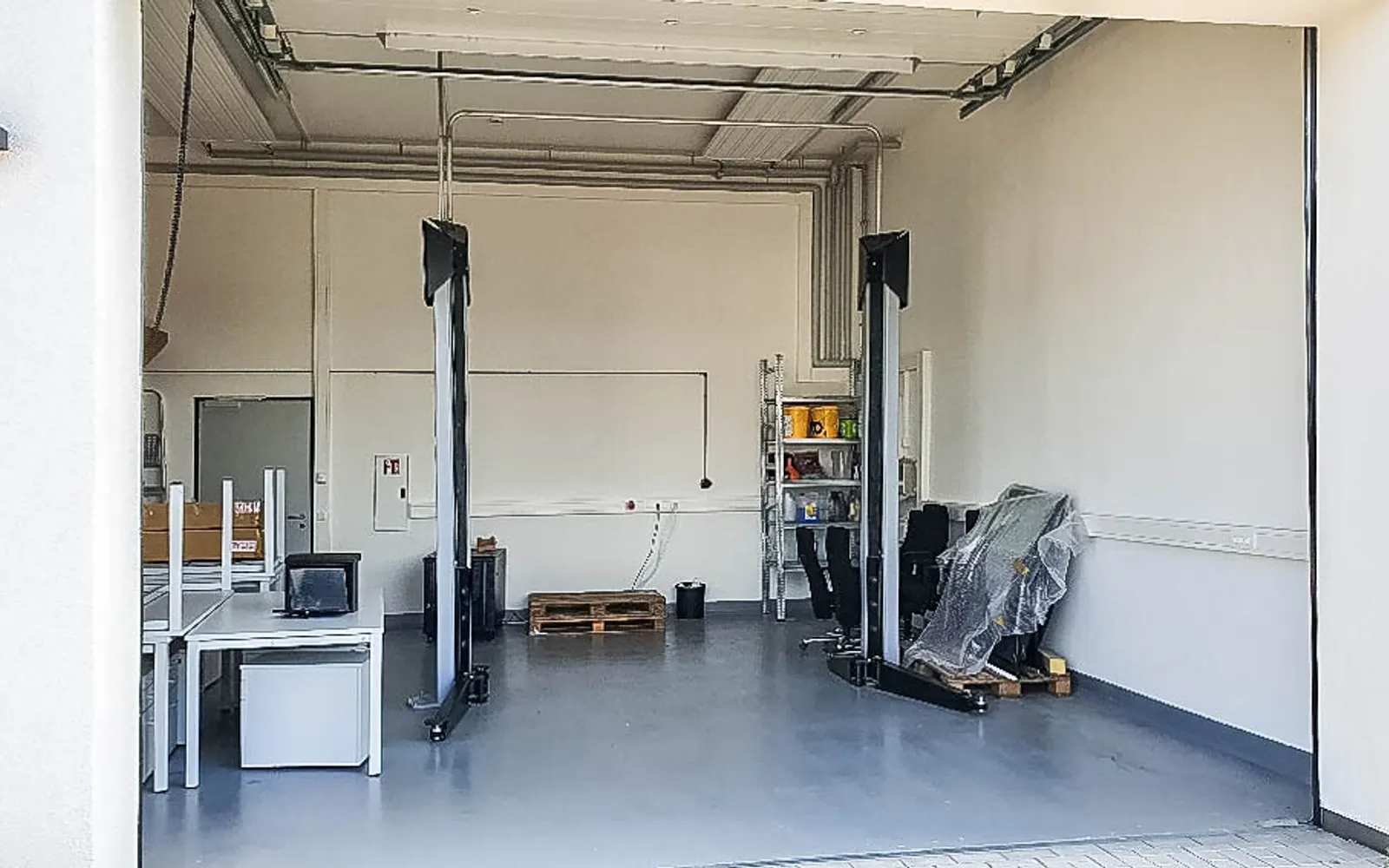 Modernes Bürogebäude mit Werkstatt im Gewerbegebiet Kösching - Bild 12