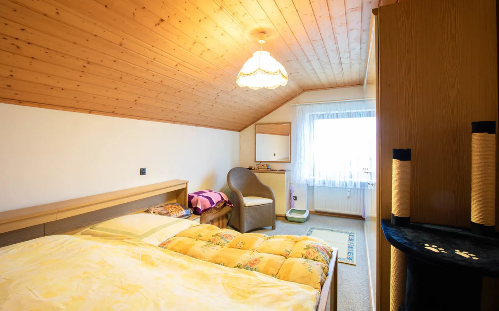 Viel Platz für Ihre Wohnideen: Großzügiges Zweifamilienhaus in Wettstetten - Bild 16