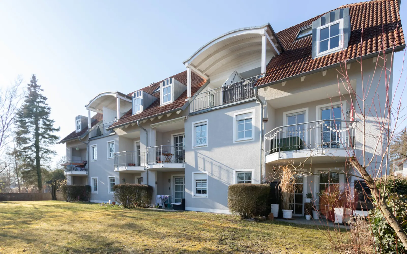 Renovierte 2-Zimmer-Erdgeschosswohnung in Bestlage Ingolstadts - Bild 2