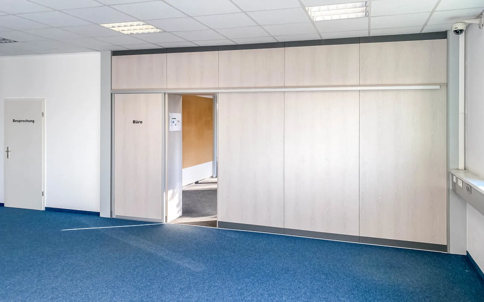 Moderne Bürofläche mit Halle - Bild 8