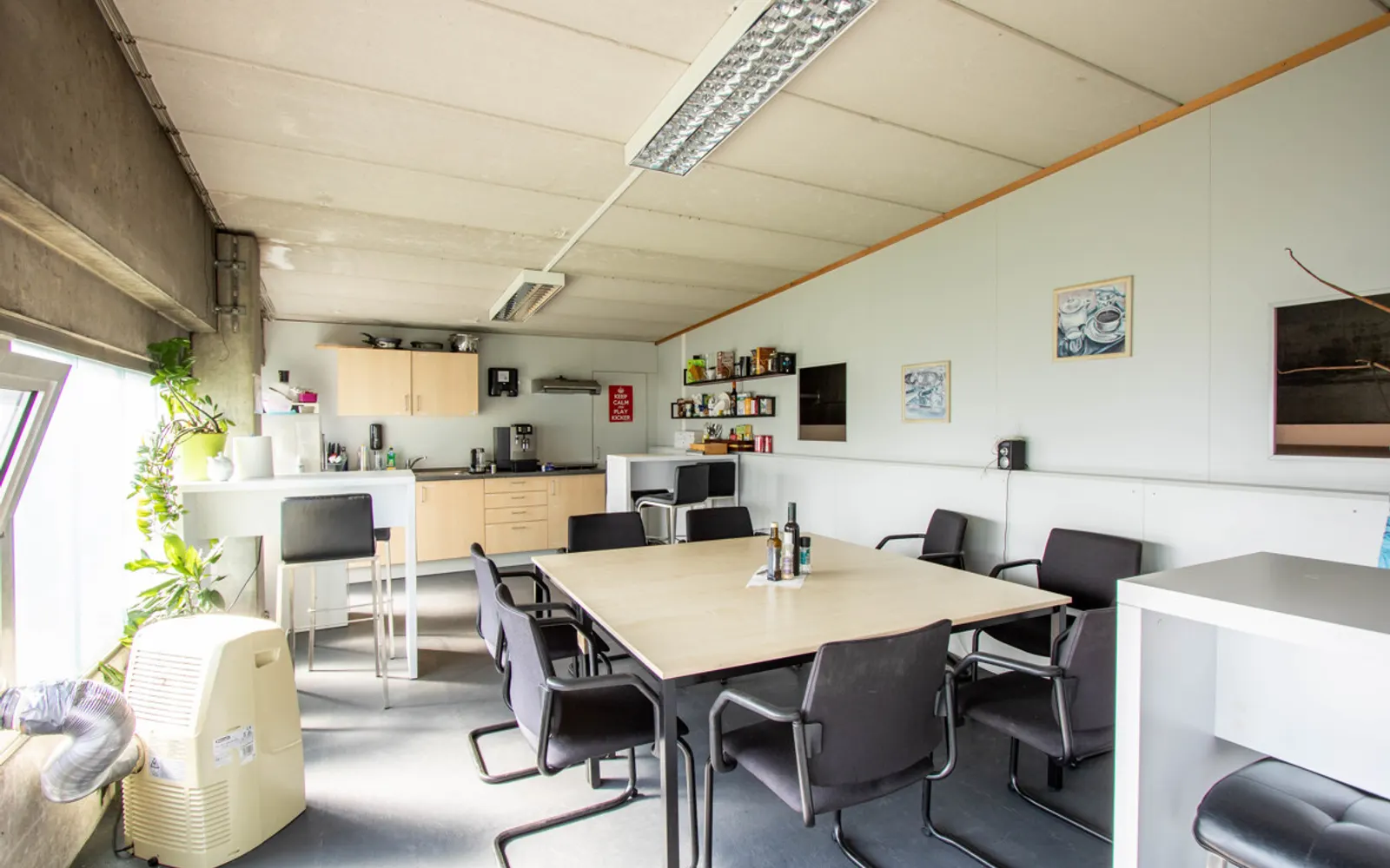 Attraktive Halle mit Bürofläche mit zahlreichen Stellplätzen in Gaimersheim! - Bild 5