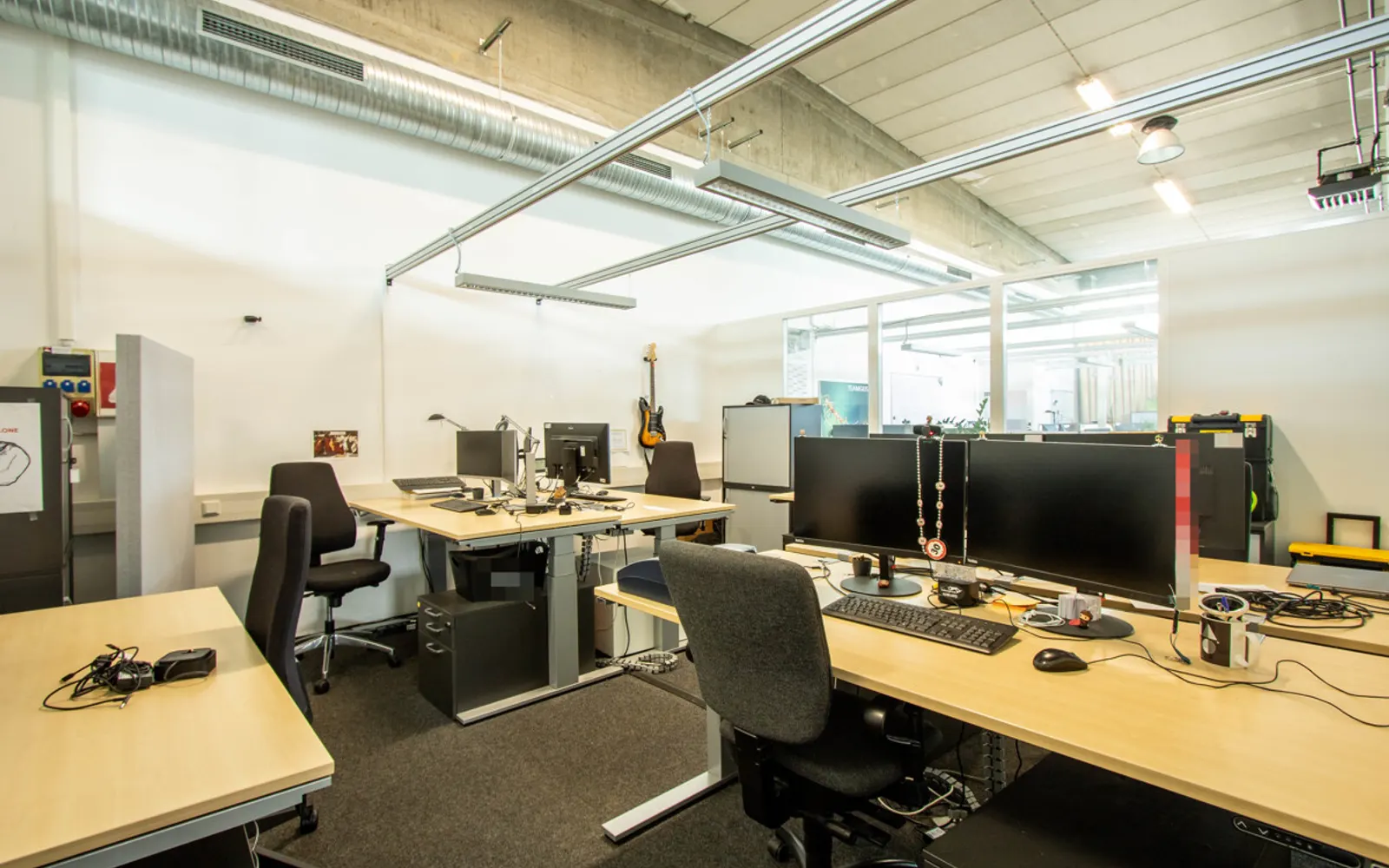 Attraktive Halle mit Bürofläche mit zahlreichen Stellplätzen in Gaimersheim! - Bild 11