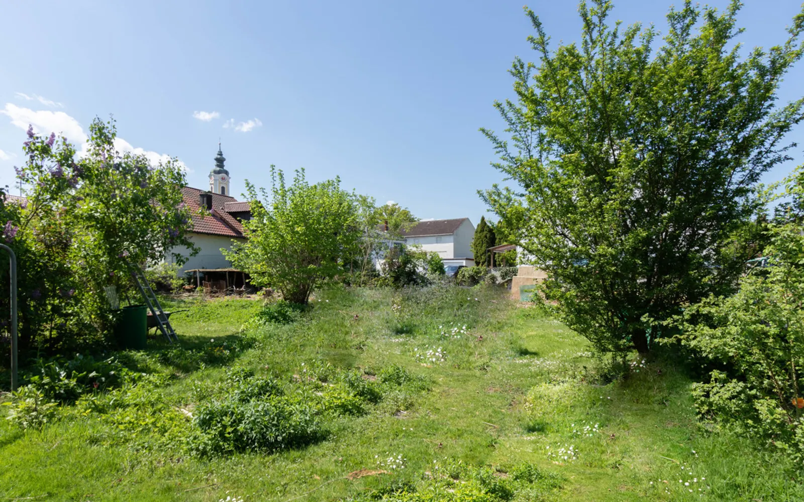 Baugrundstück mit Altbestand zum Abriss - Bild 1