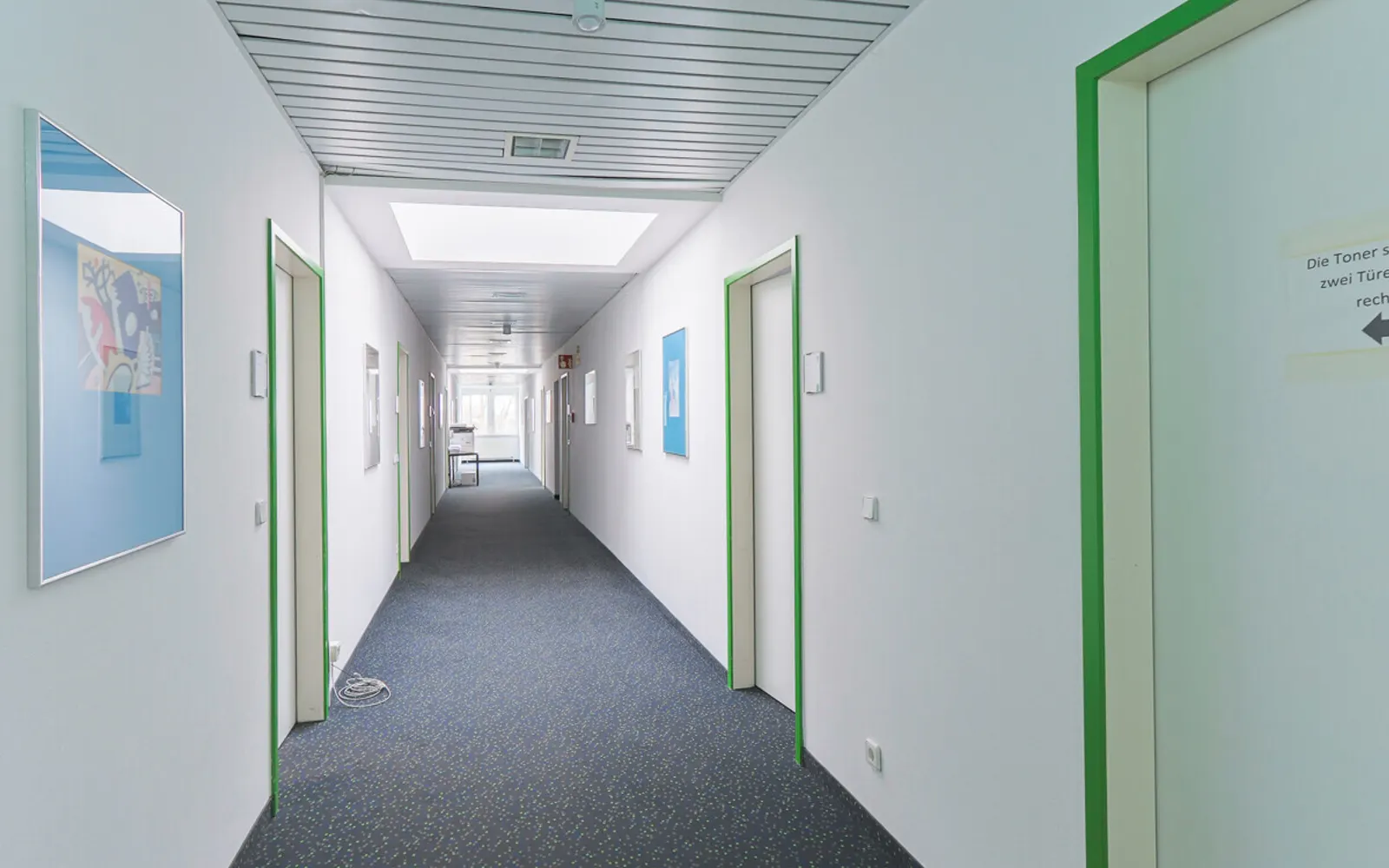 Großzügige Halle mit Showroom und Büro - Bild 16