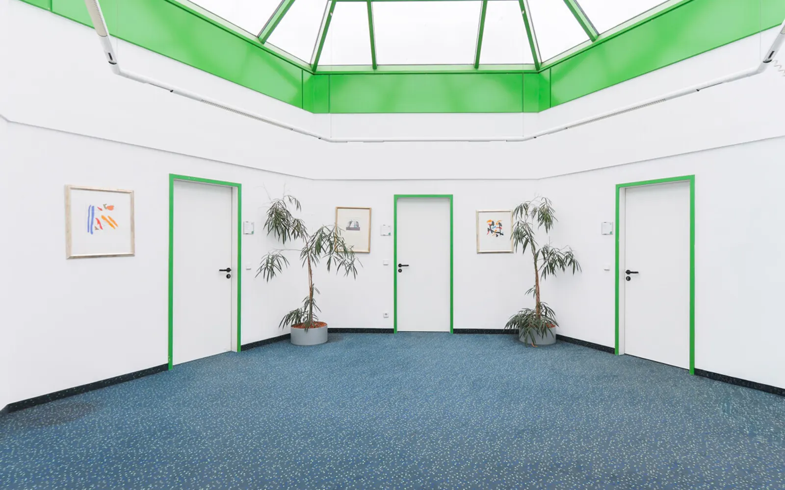 Großzügige Halle mit Showroom und Büro - Bild 19
