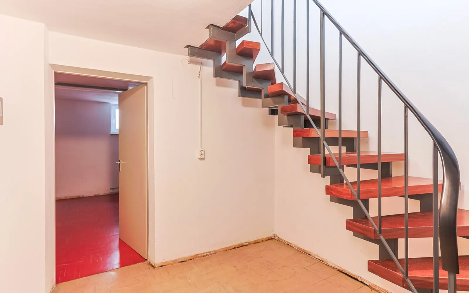 Charmantes Reihenmittelhaus mit viel Potenzial - Bild 16