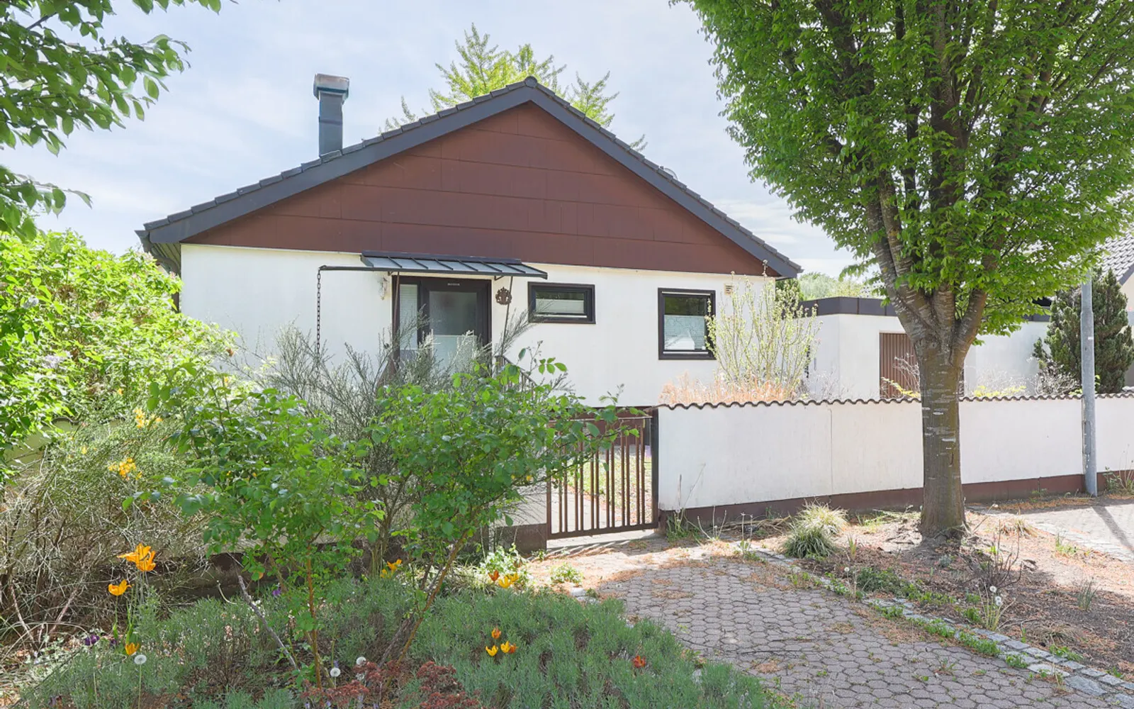 Charmantes Einfamilienhaus mit großem Garten - Bild 1