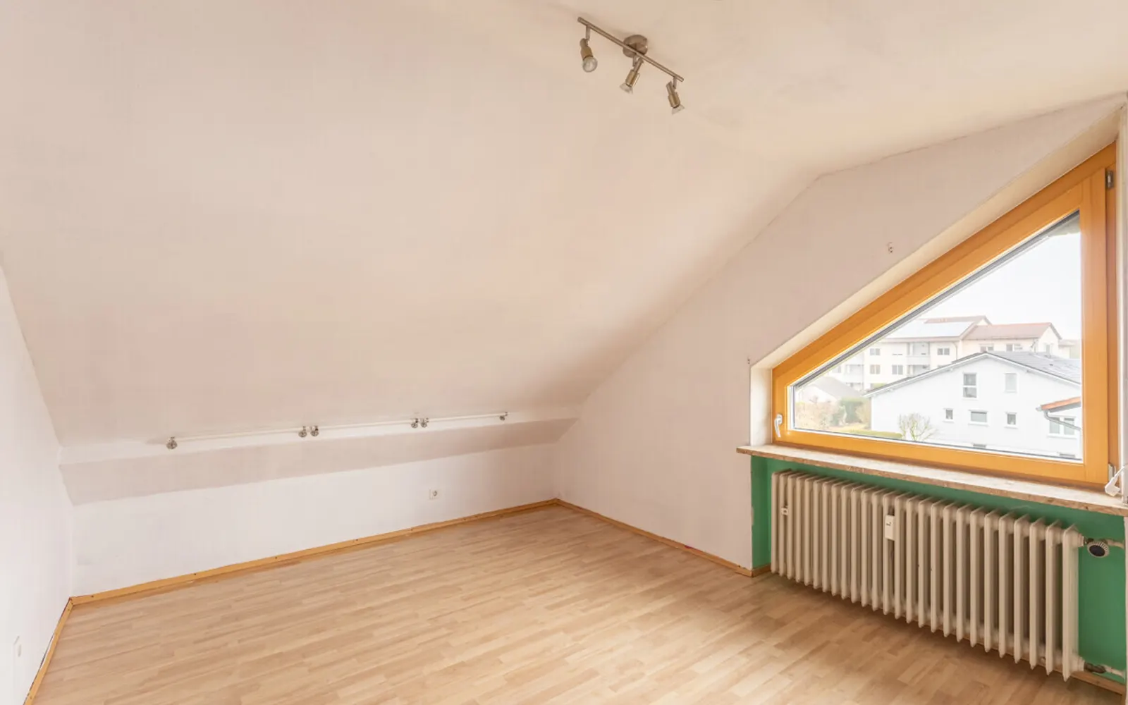 Sofort bezugsfreie 3-Zimmer-Wohnung mit Balkon in ruhiger Lage von Gaimersheim! - Bild 6