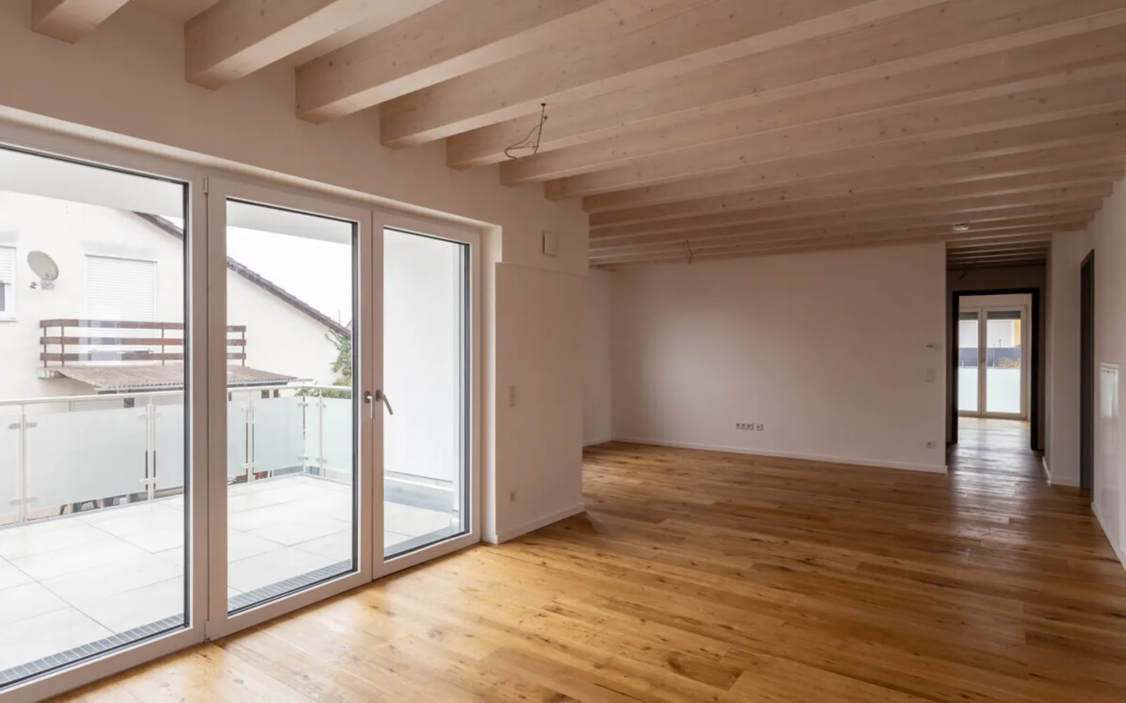 Großzügige Neubauwohnung im Obergeschoss mit großer Terrasse in Gaimersheim! - Bild 1