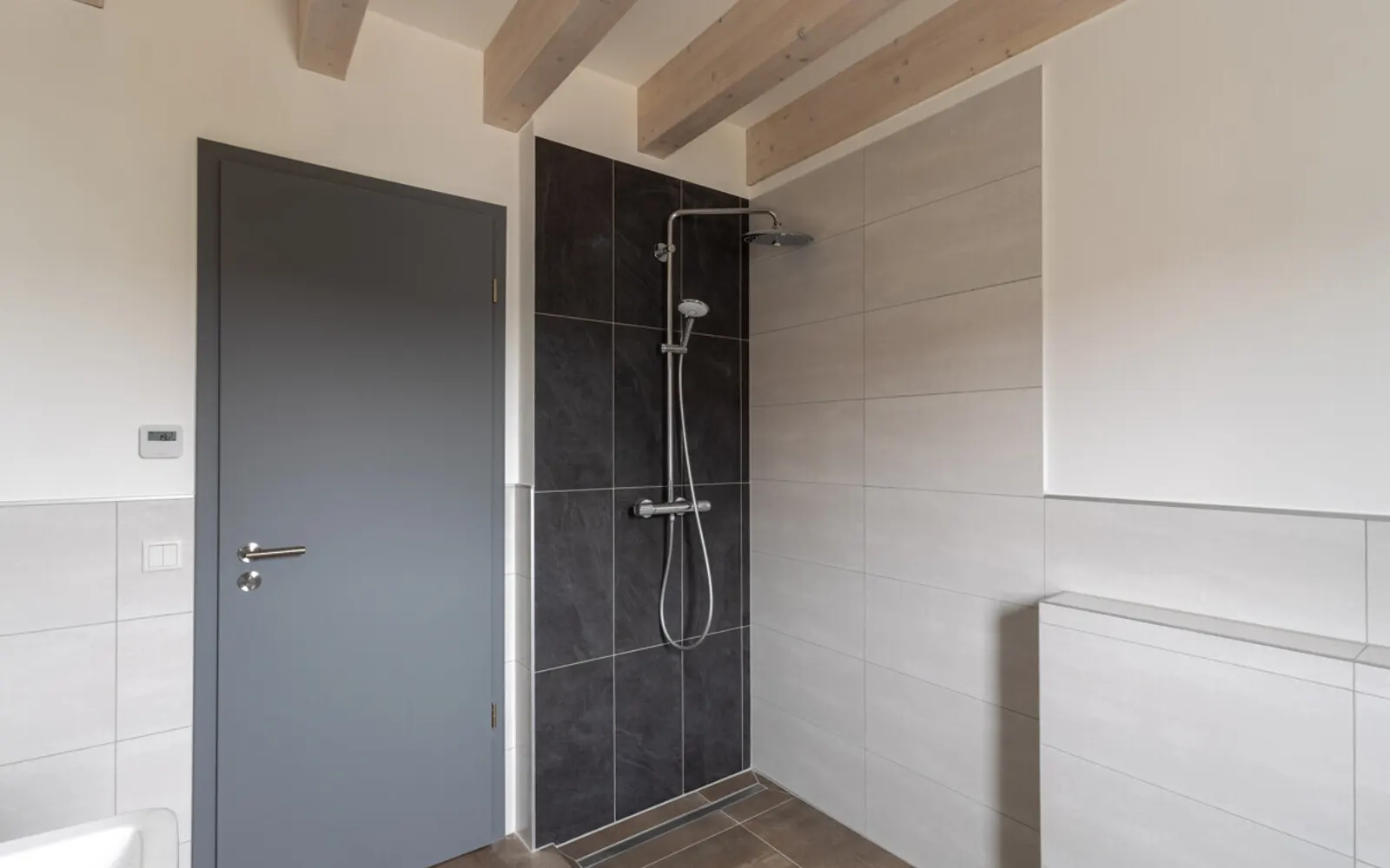 Hochwertige Neubauwohnung mit großer Terrasse im 1. Obergeschoss mit Aufzug! - Bild 10