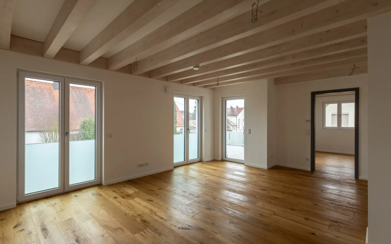 Hochwertige Neubauwohnung mit großer Terrasse im 1. Obergeschoss mit Aufzug! - Bild 4
