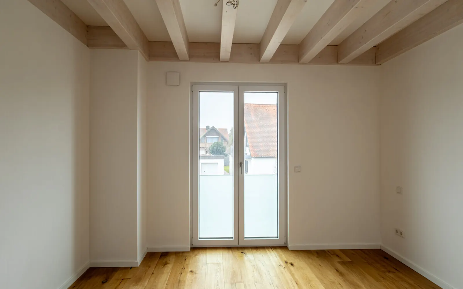 Hochwertige Neubauwohnung mit großer Terrasse im 1. Obergeschoss mit Aufzug! - Bild 2