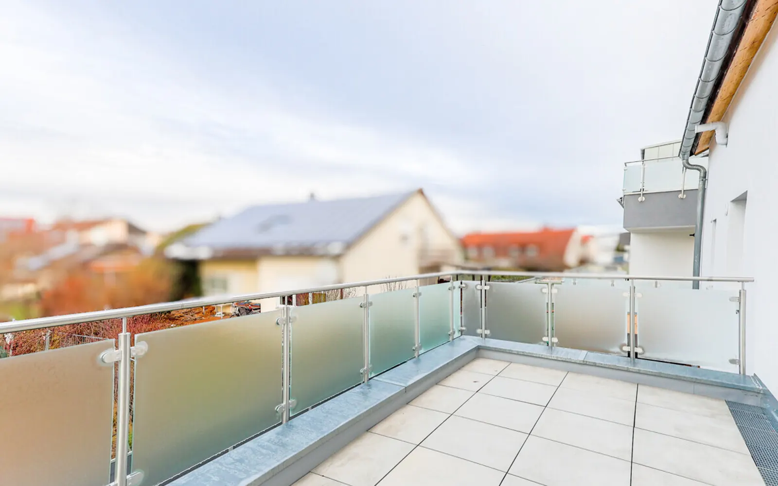 Hochwertige Neubauwohnung mit großer Terrasse im 1. Obergeschoss mit Aufzug! - Bild 9