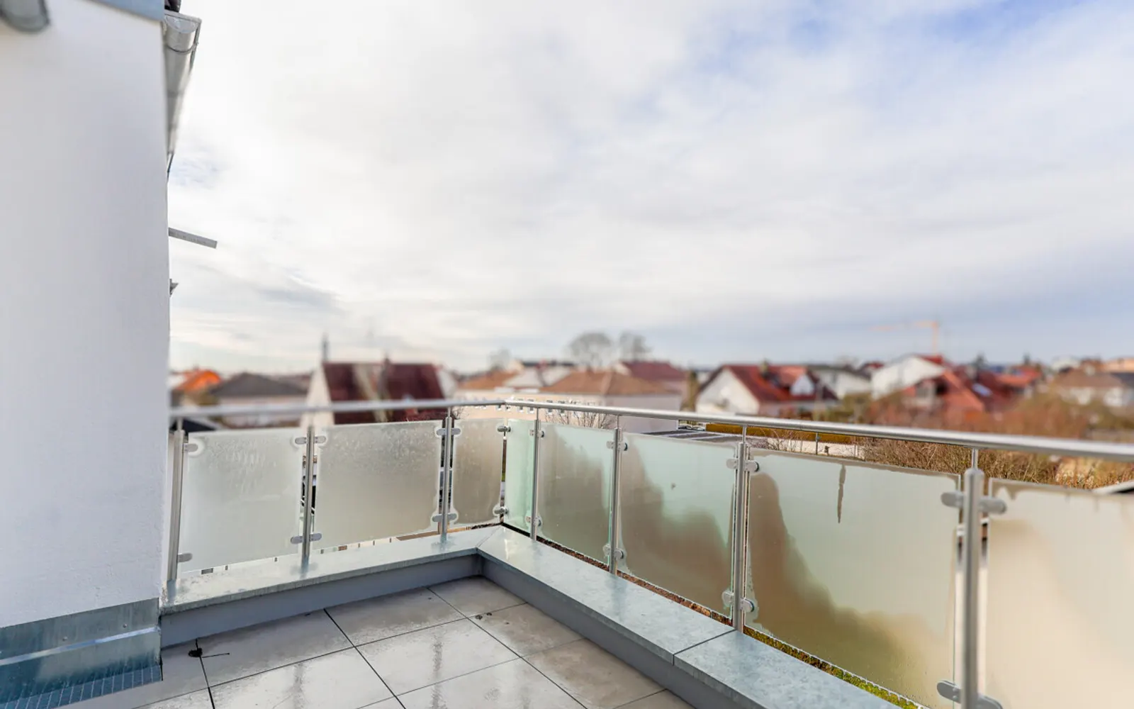 Gemütliche Neubau-Dachgeschosswohnung mit Dachterrasse in ruhiger Lage von Gaimersheim! - Bild 2