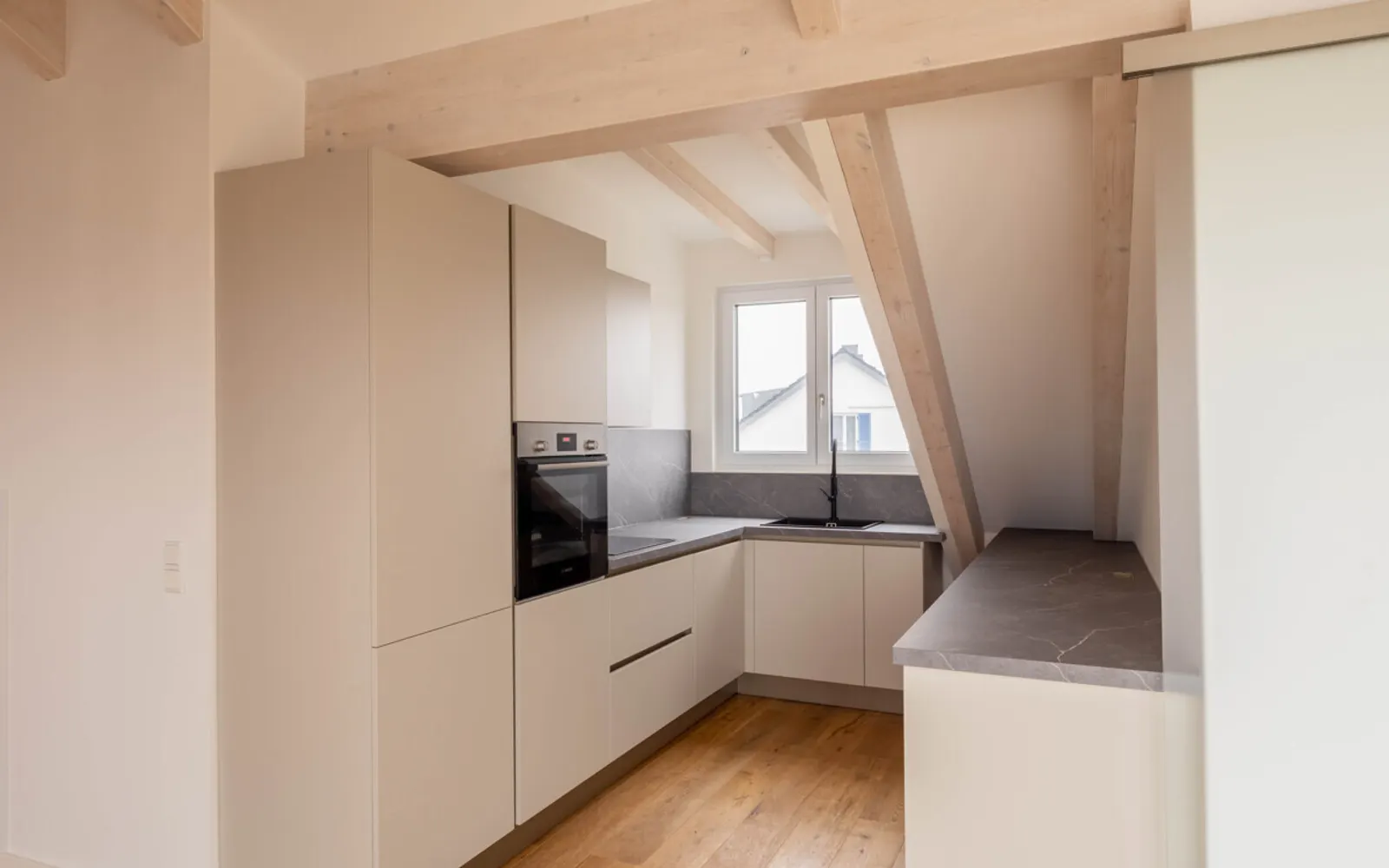 Gemütliche Neubau-Dachgeschosswohnung mit Dachterrasse in ruhiger Lage von Gaimersheim! - Bild 3