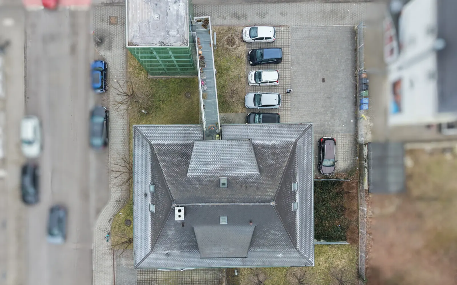 Hohes Bebauungspotential! Grundstück mit Altbestand an frequentierter Straße in Ingolstadt-Süd! - Bild 3