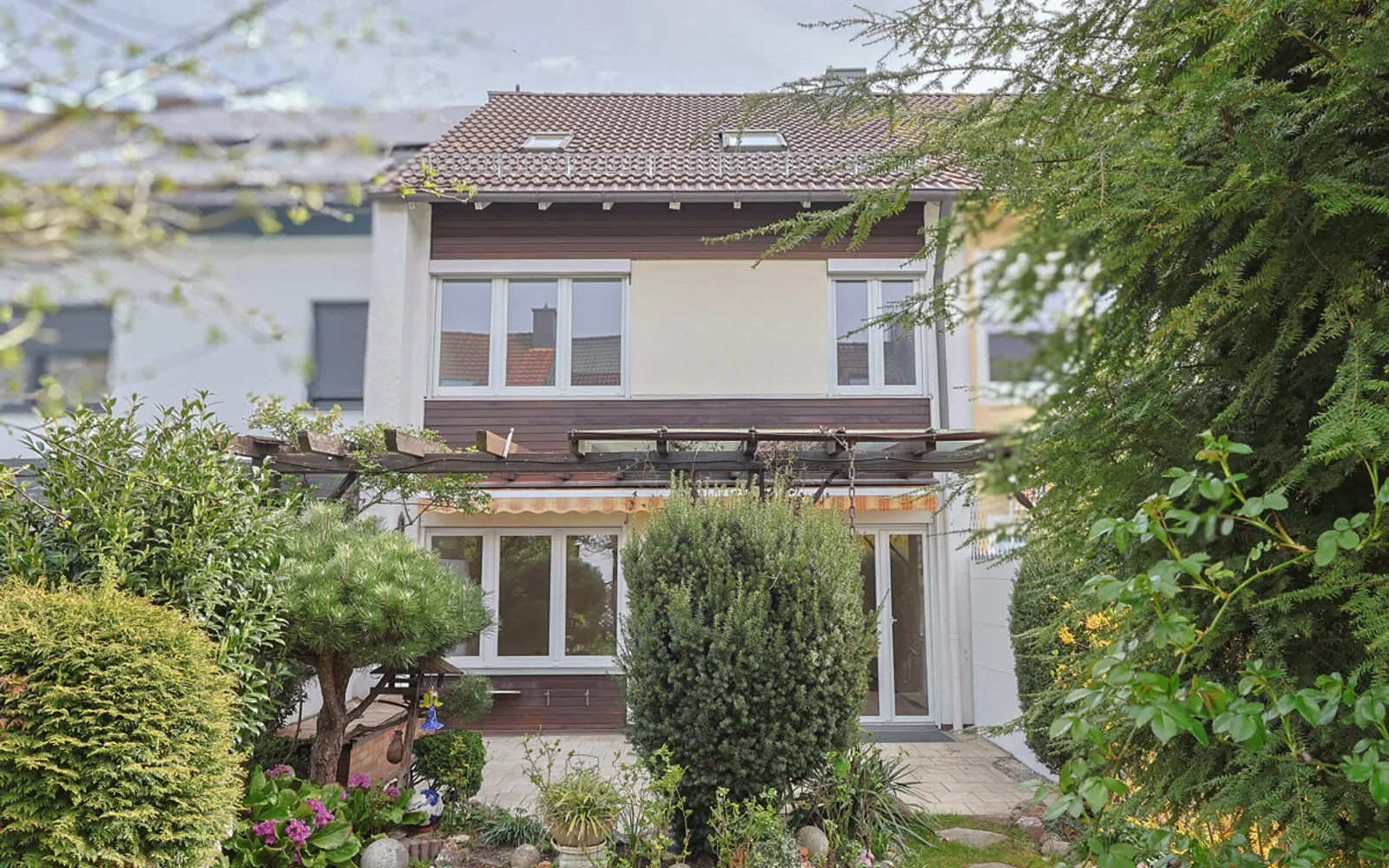 Zentrumnahes Reihenmittelhaus in begehrter Lage - Bild 1