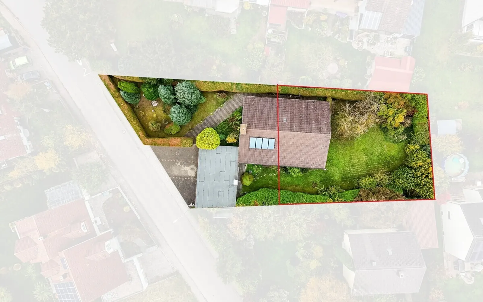 Doppelhaus oder Einfamilienhaus? 559 m² großes Baugrundstück mit Altbestand in Spitalhof! - Bild 1