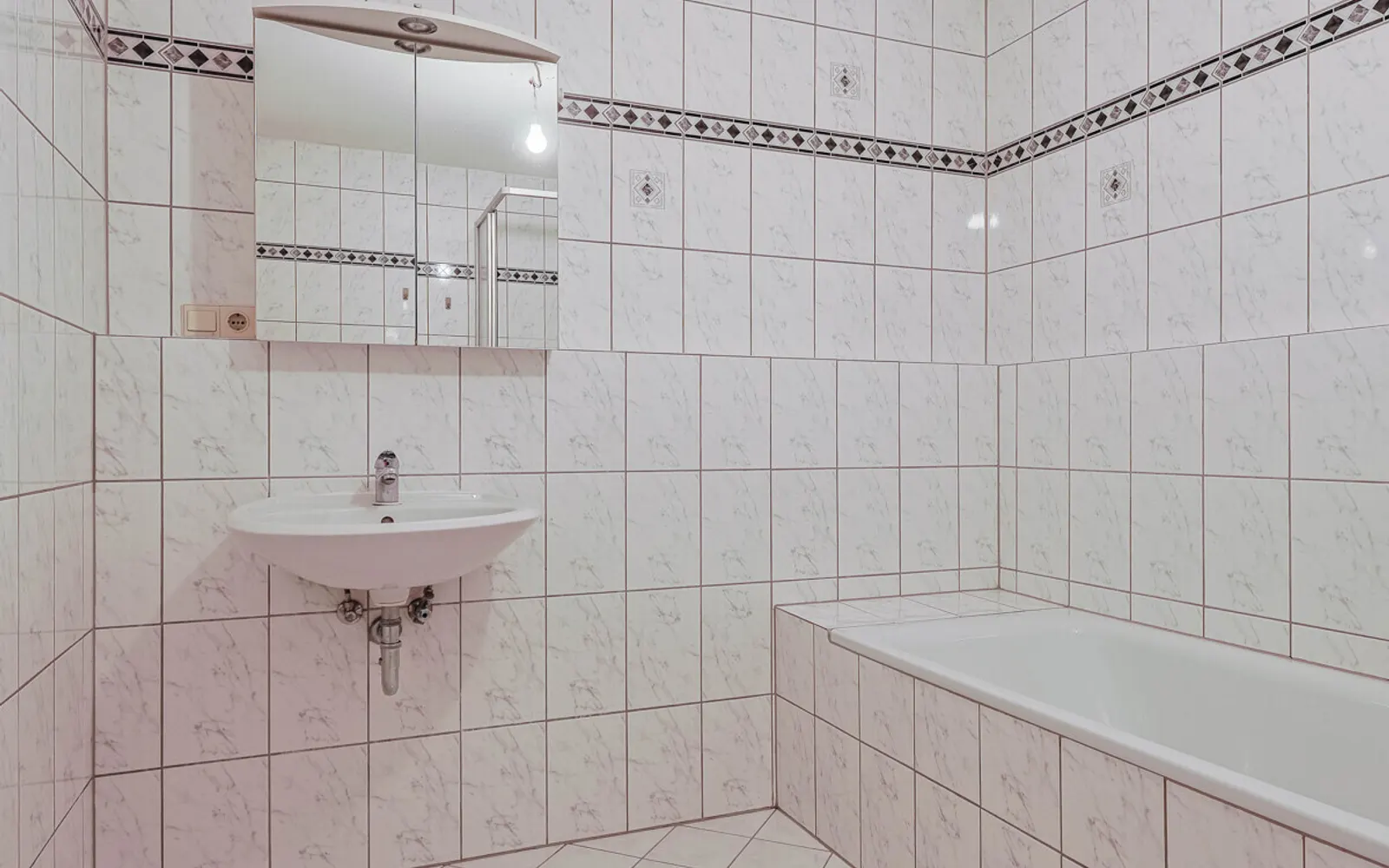 Lichtdurchflutete 3-Zimmer-Wohnung mit ausgebautem Dachboden - Bild 10