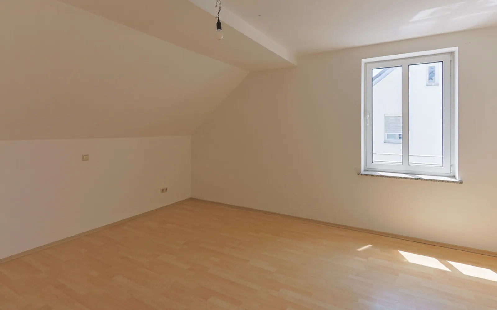 Stilvolle 3-Zimmer-Wohnung mit Wohlfühlcharakter - Bild 8