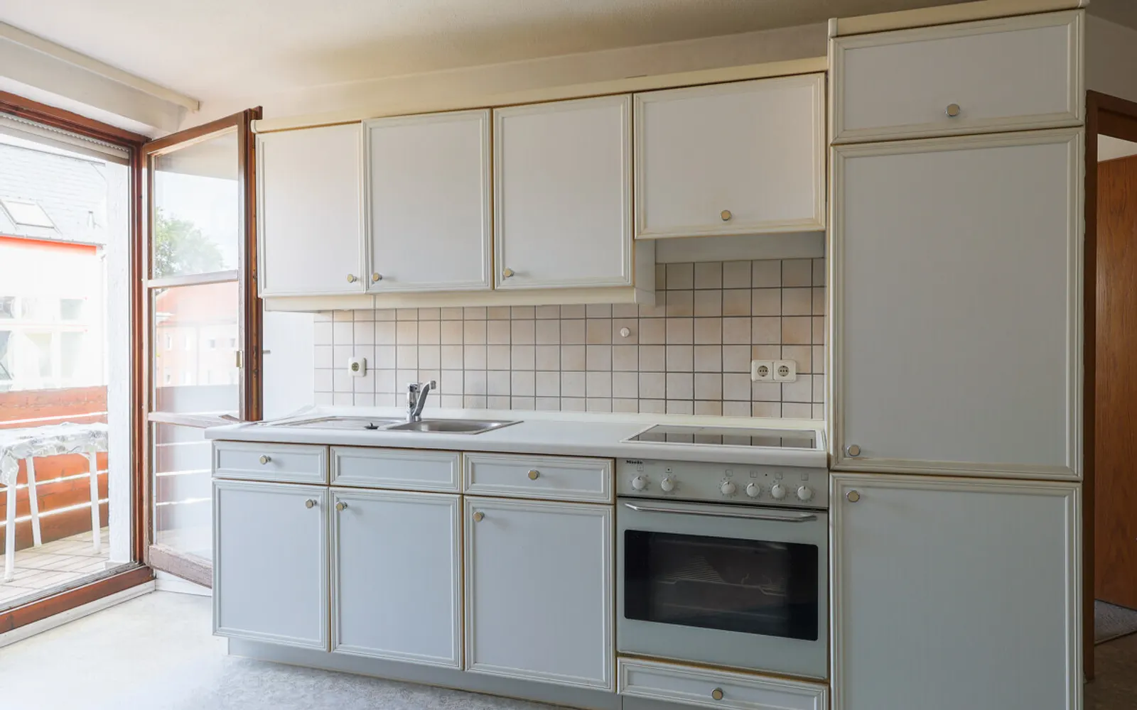 Erbbaurecht - Gemütliche 2-Zimmer-Eigentumswohnung mit TG-Stellplatz in Ingolstadt-Süd! - Bild 4
