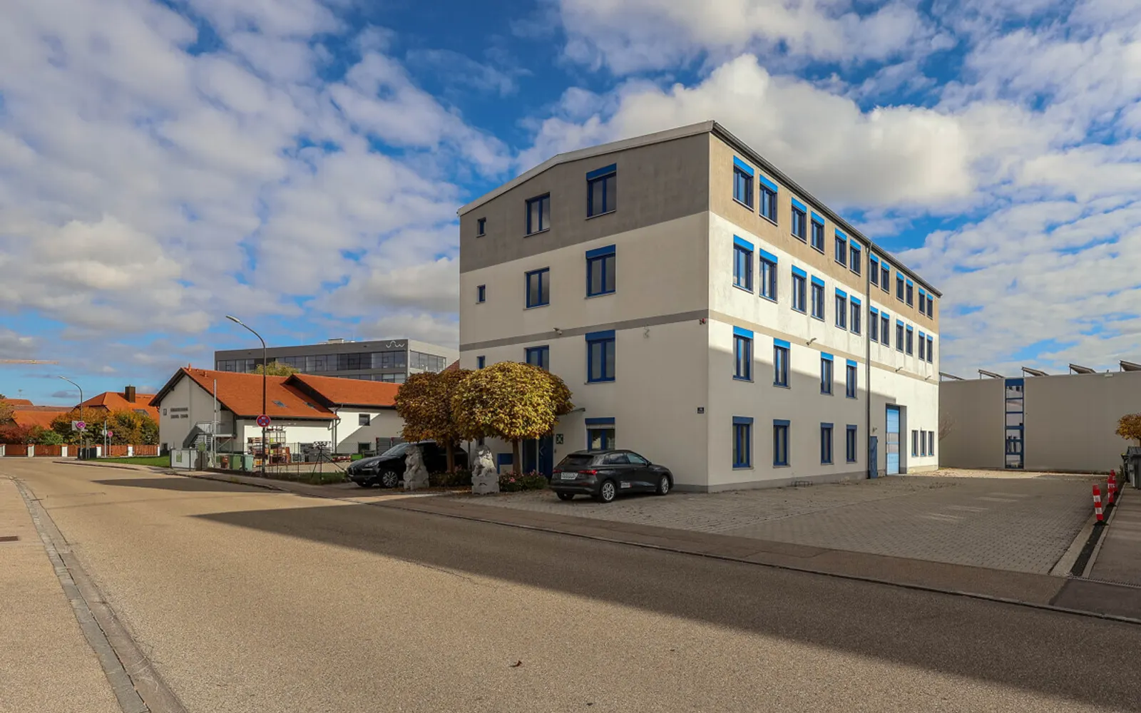 Praxiszentrum mit Halle in Gaimersheim - Bild 2