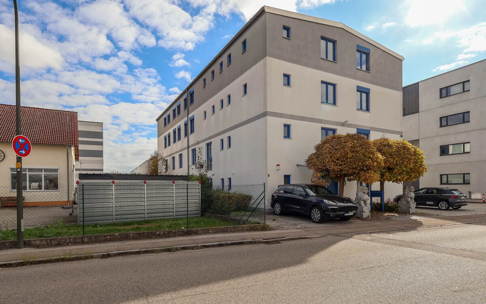 Praxiszentrum mit Halle in Gaimersheim - Bild 1