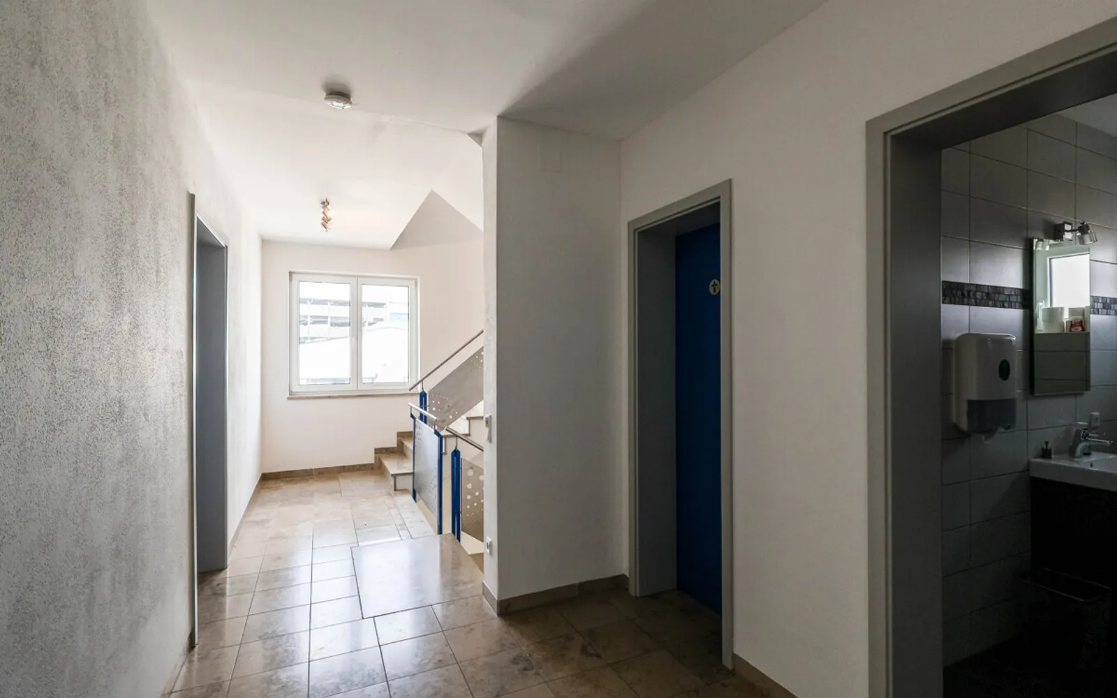 Praxiszentrum mit Halle in Gaimersheim - Bild 13