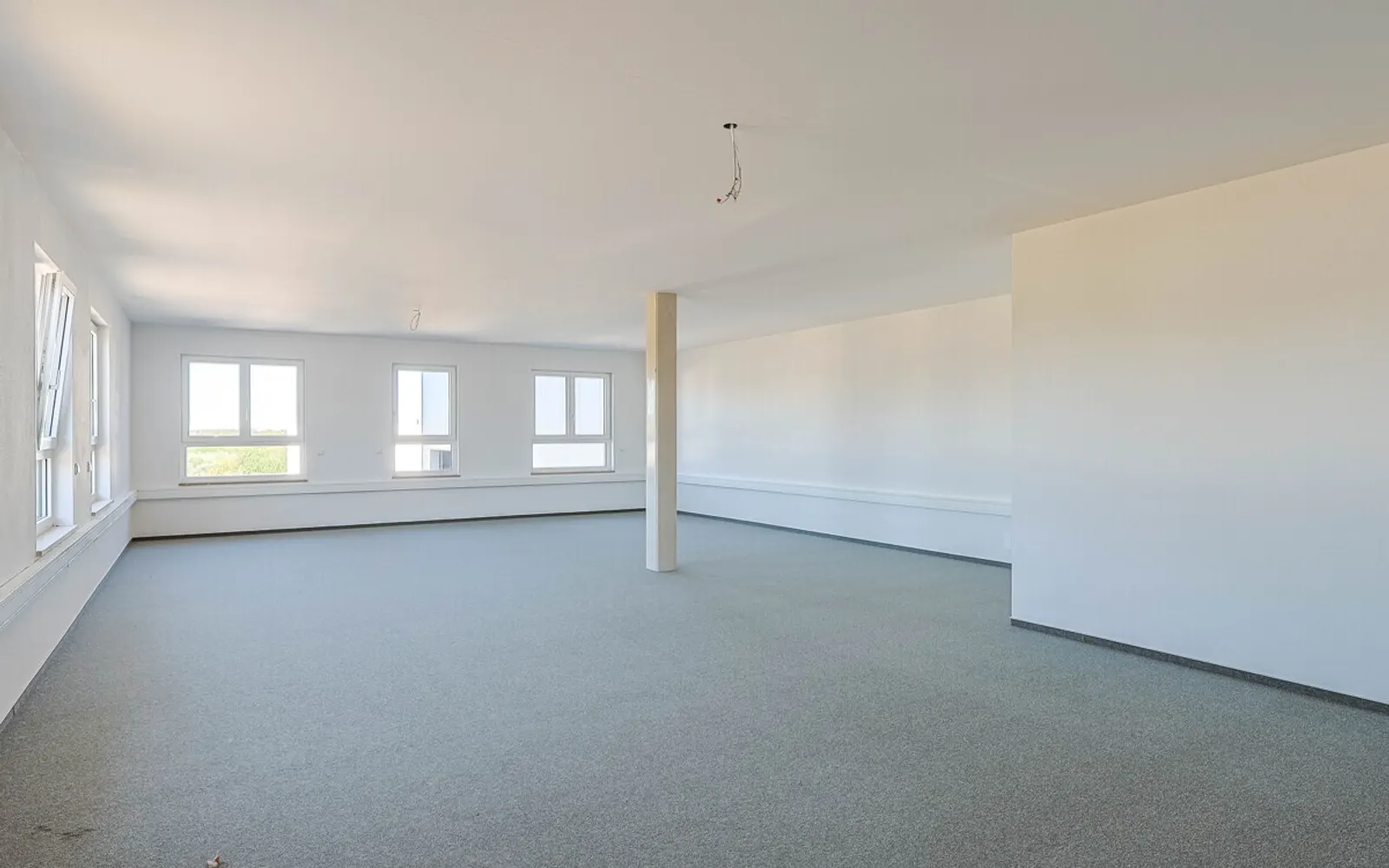 Erstbezug - Lichtdurchflutete Bürofläche in Großmehring - Bild 3