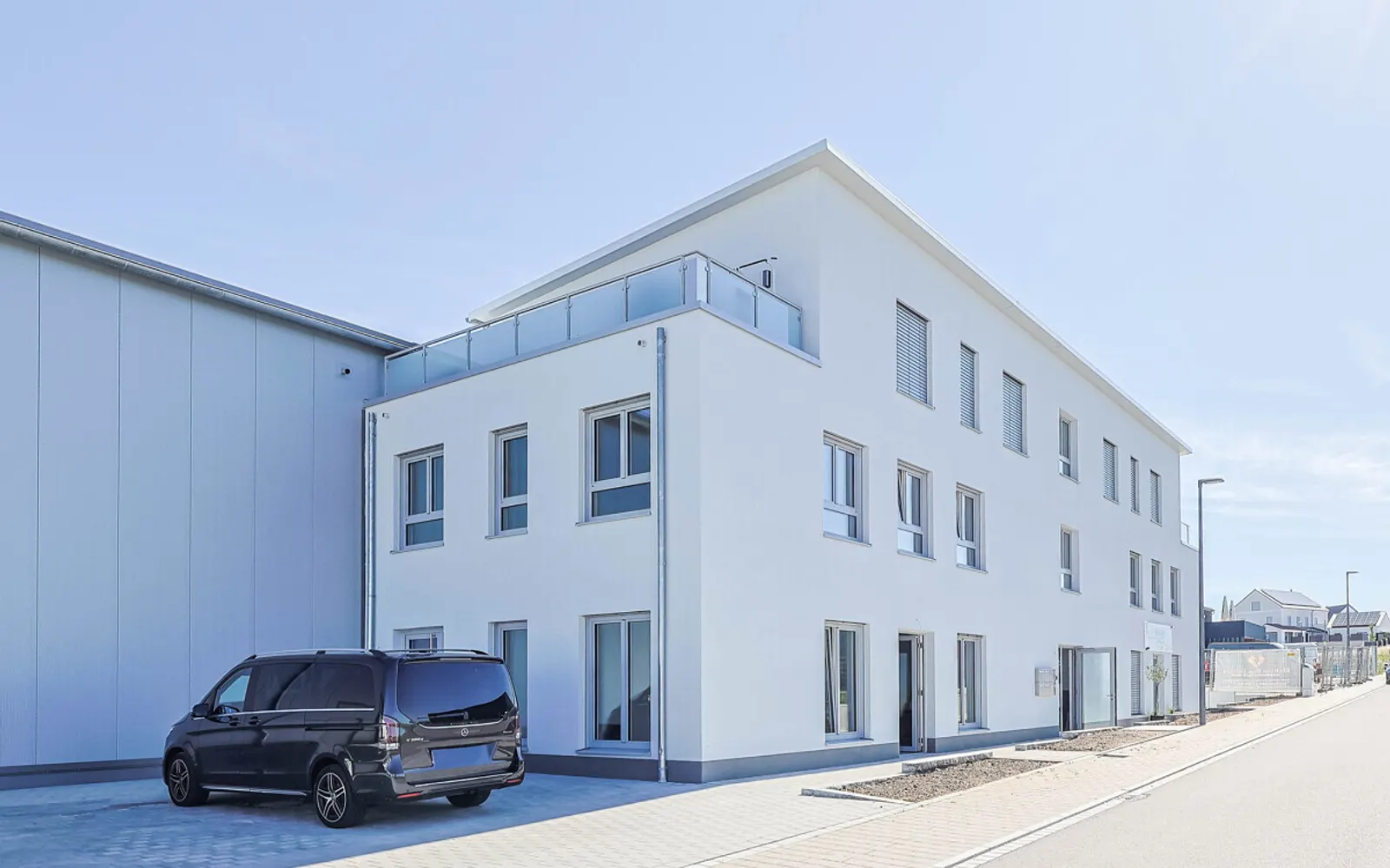 Erstbezug - Lichtdurchflutete Bürofläche in Großmehring - Bild 1