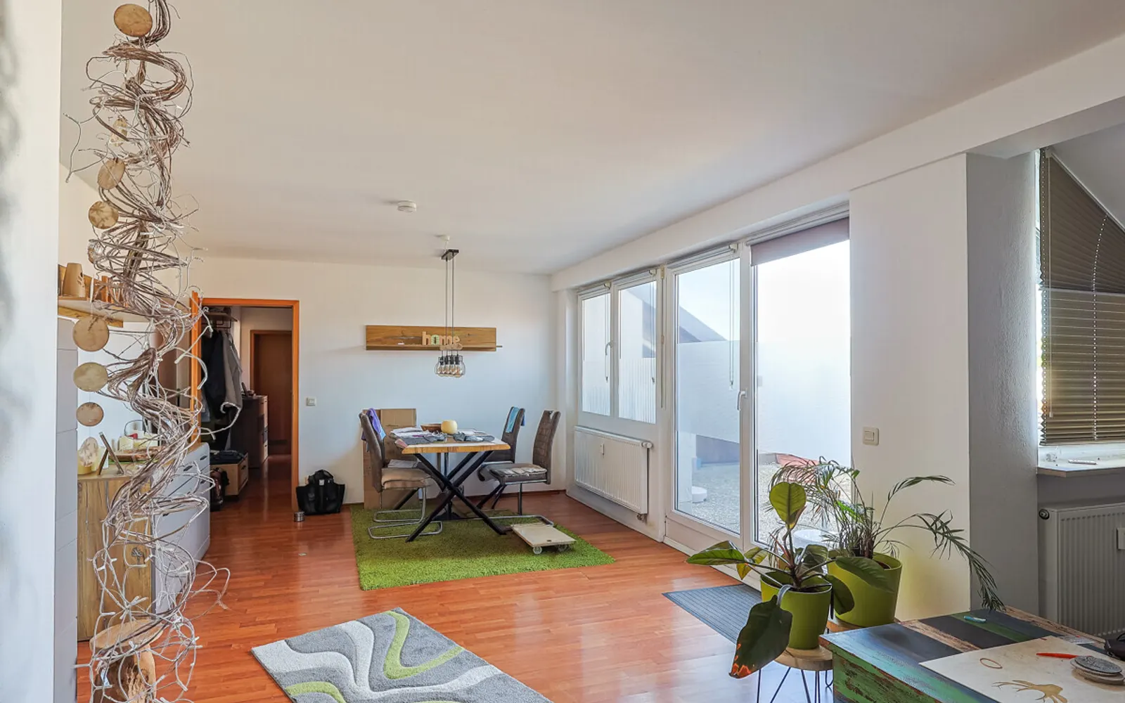 2-Zimmer-Wohnung mit großer Loggia in Friedrichshofen - Bild 3