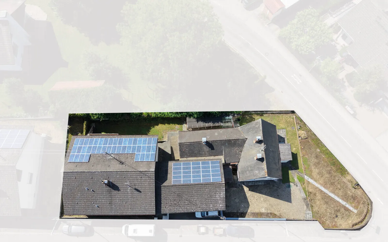 Attraktive Liegenschaft mit renovierungsbedürftigen EFH sowie Grundstück für zwei Doppelhaushälften! - Bild 1