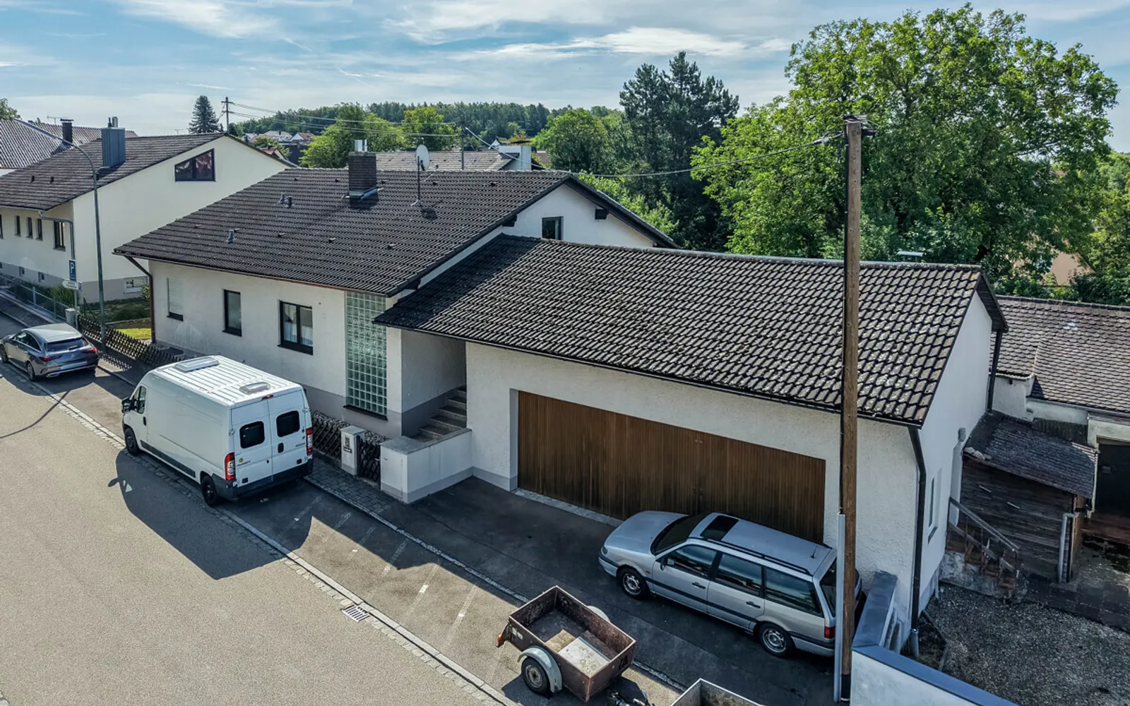 Attraktive Liegenschaft mit renovierungsbedürftigen EFH sowie Grundstück für zwei Doppelhaushälften! - Bild 3
