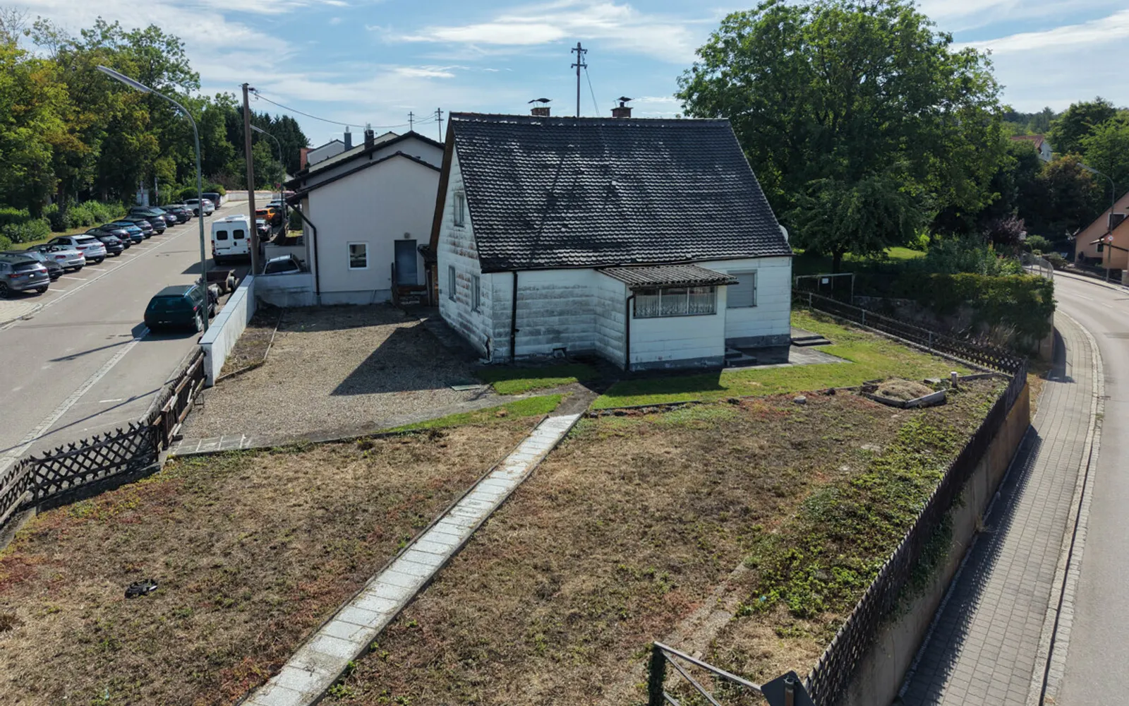 Baugrundstück mit Möglichkeit der Bebauung mit zwei Doppelhaushälften! - Bild 3