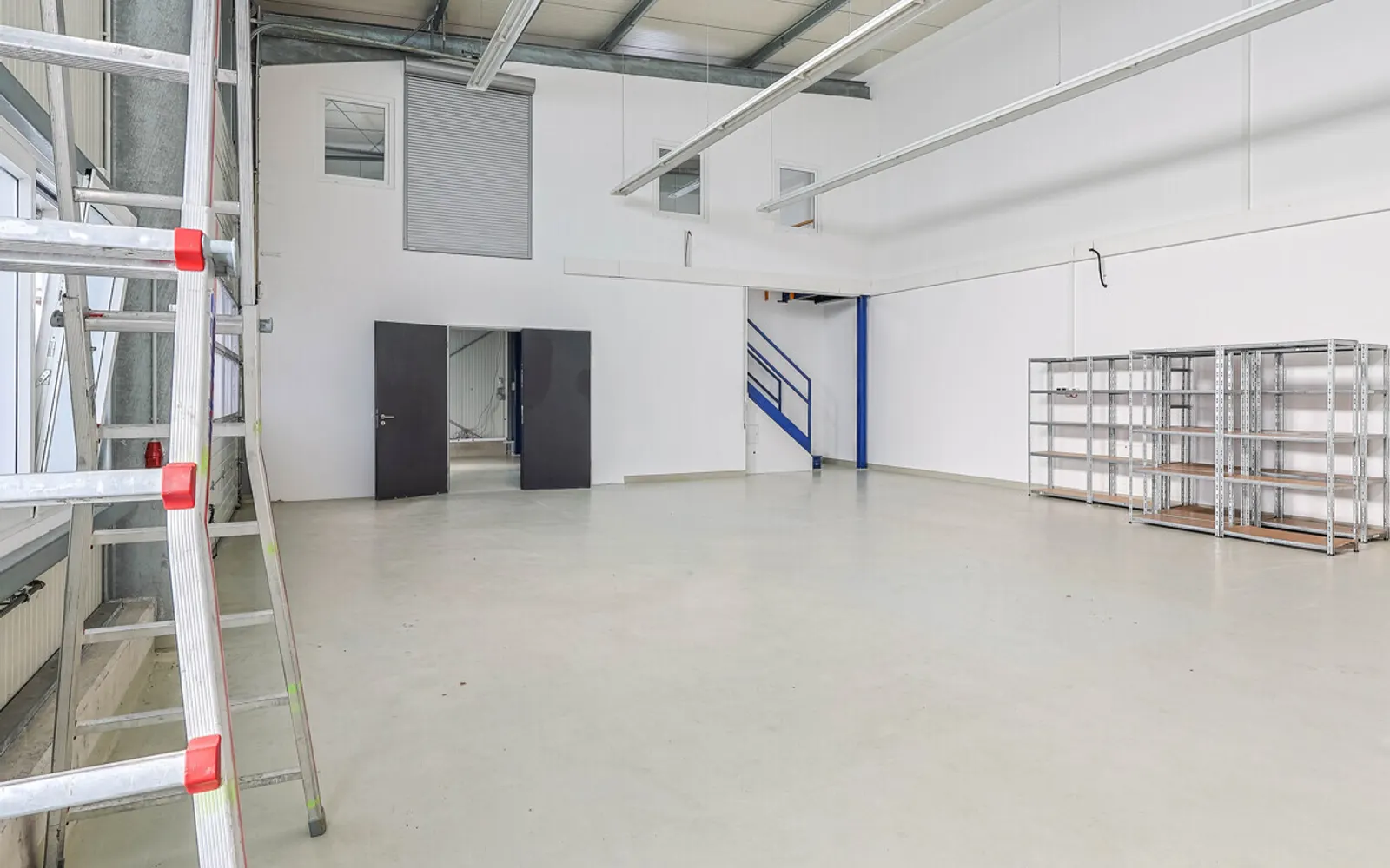 Perfekter Standort für Ihr Unternehmen: Moderne Halle mit komfortablen Büroflächen - Bild 3