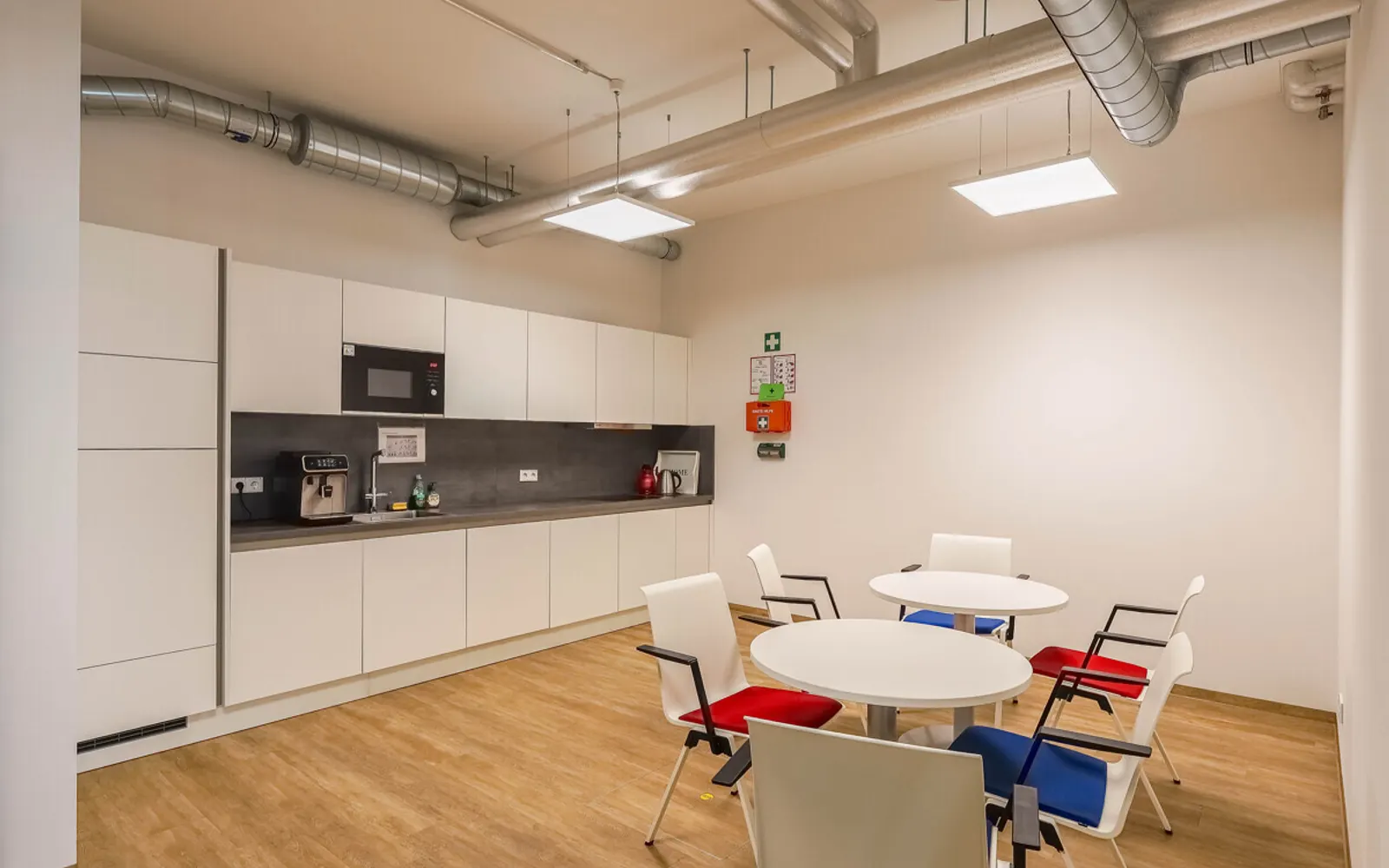 Nachmieter gesucht! Bezugsfertige, moderne Büroflächen in Ingolstadt-Nord! - Bild 4