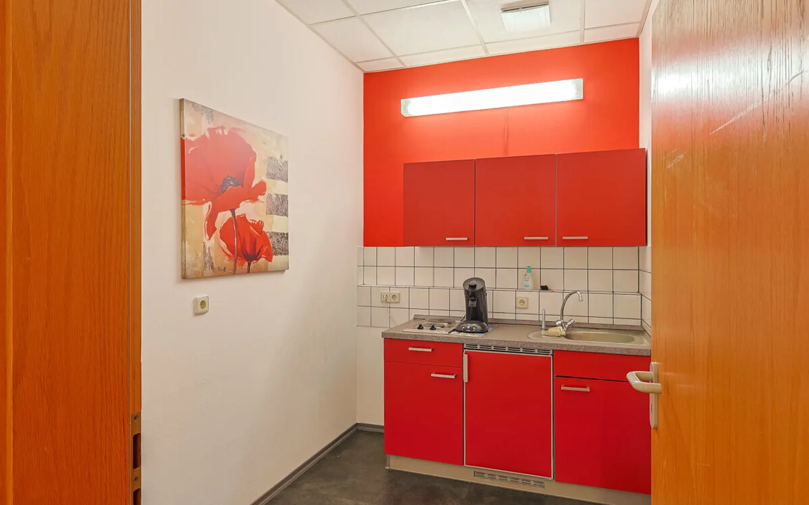 Klein, fein, professionell: Bürofläche mit TG-Stellplatz in der Innenstadt - Bild 6