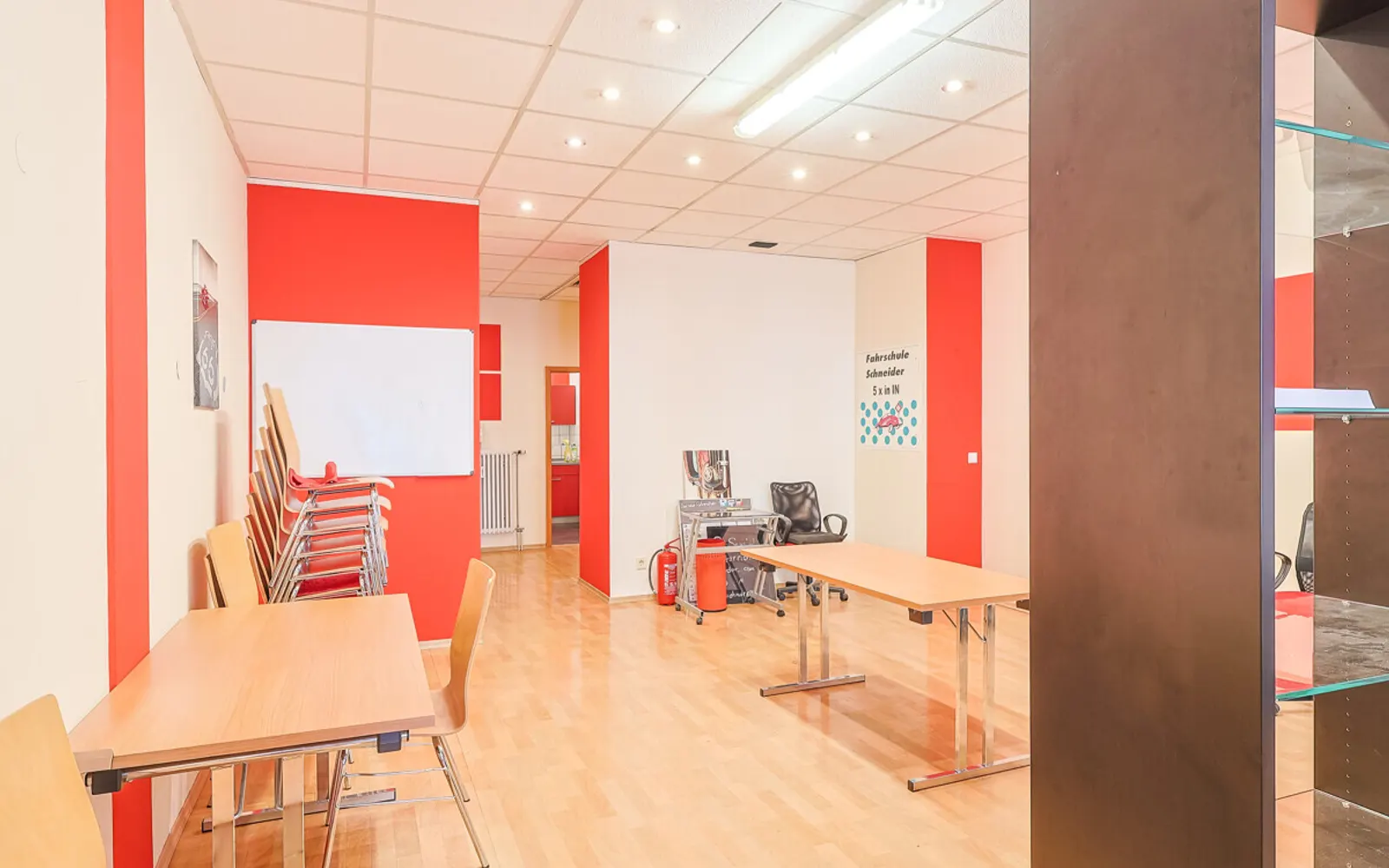 Klein, fein, professionell: Bürofläche mit TG-Stellplatz in der Innenstadt - Bild 8