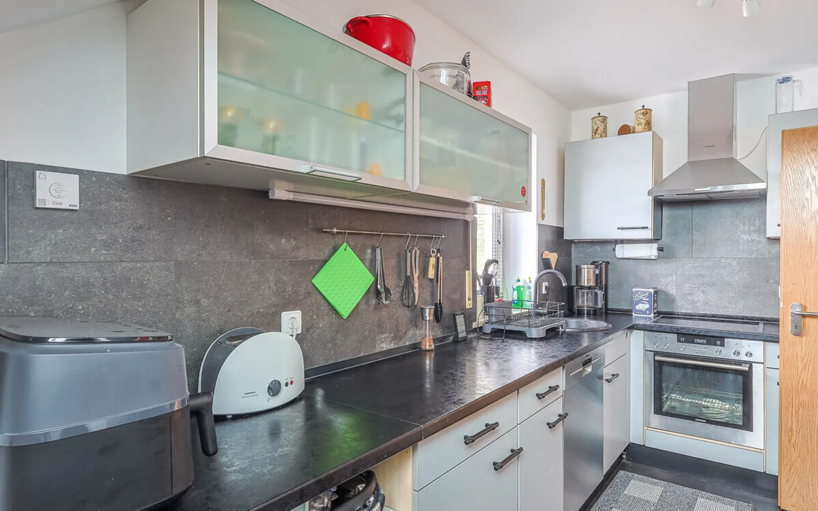 2-Zimmer-Dachgeschosswohnung in gefragter Südlage - Bild 4
