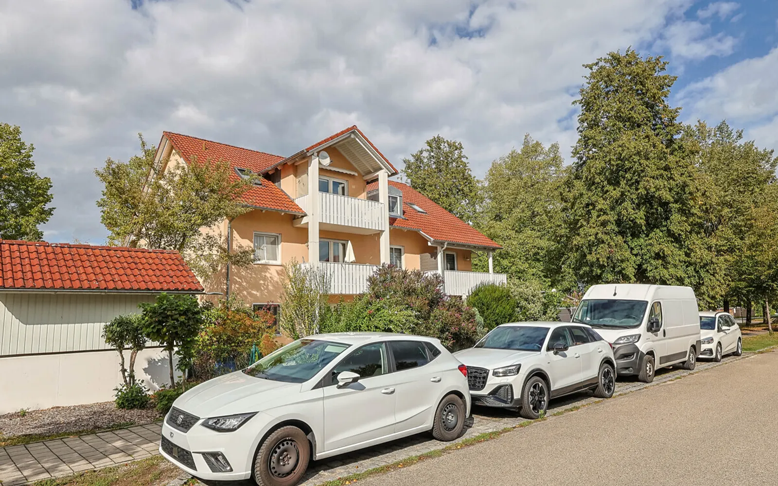 2-Zimmer-Dachgeschosswohnung in gefragter Südlage - Bild 1