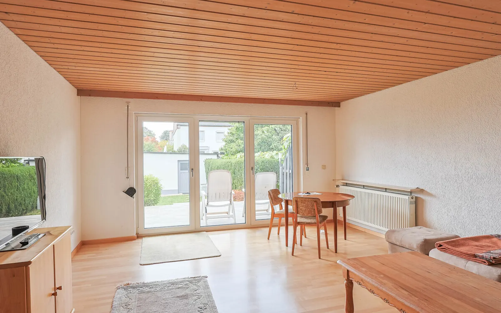 Viel Platz zum Wohlfühlen: Großzügiges Reiheneckhaus mit Garten und Doppelgarage - Bild 6