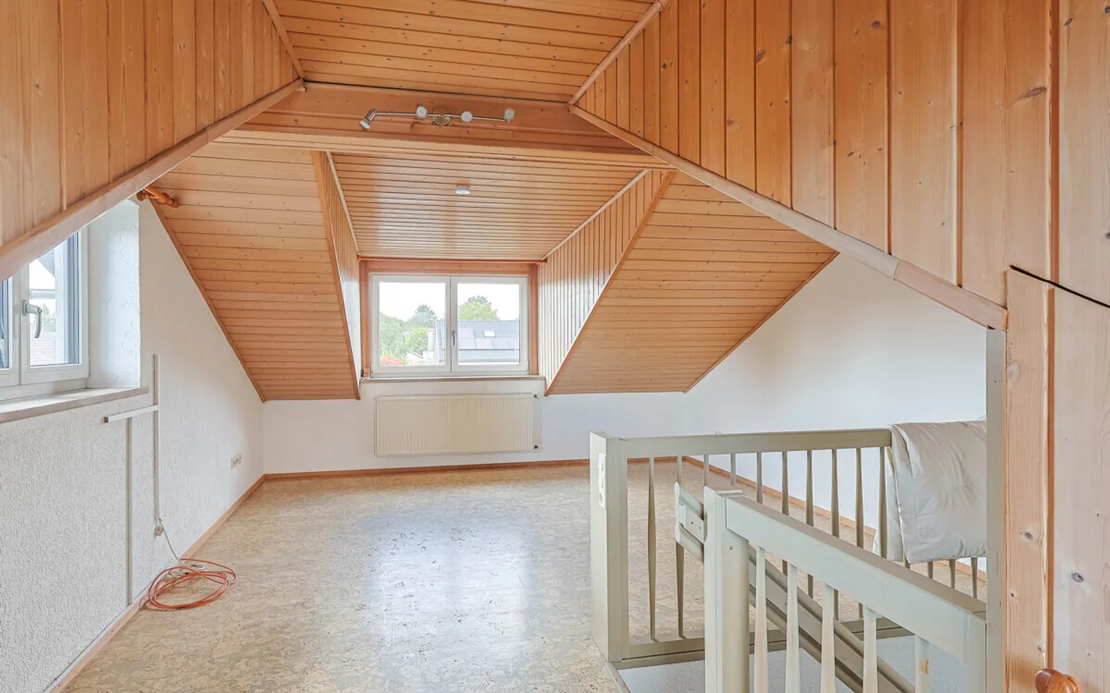 Viel Platz zum Wohlfühlen: Großzügiges Reiheneckhaus mit Garten und Doppelgarage - Bild 14