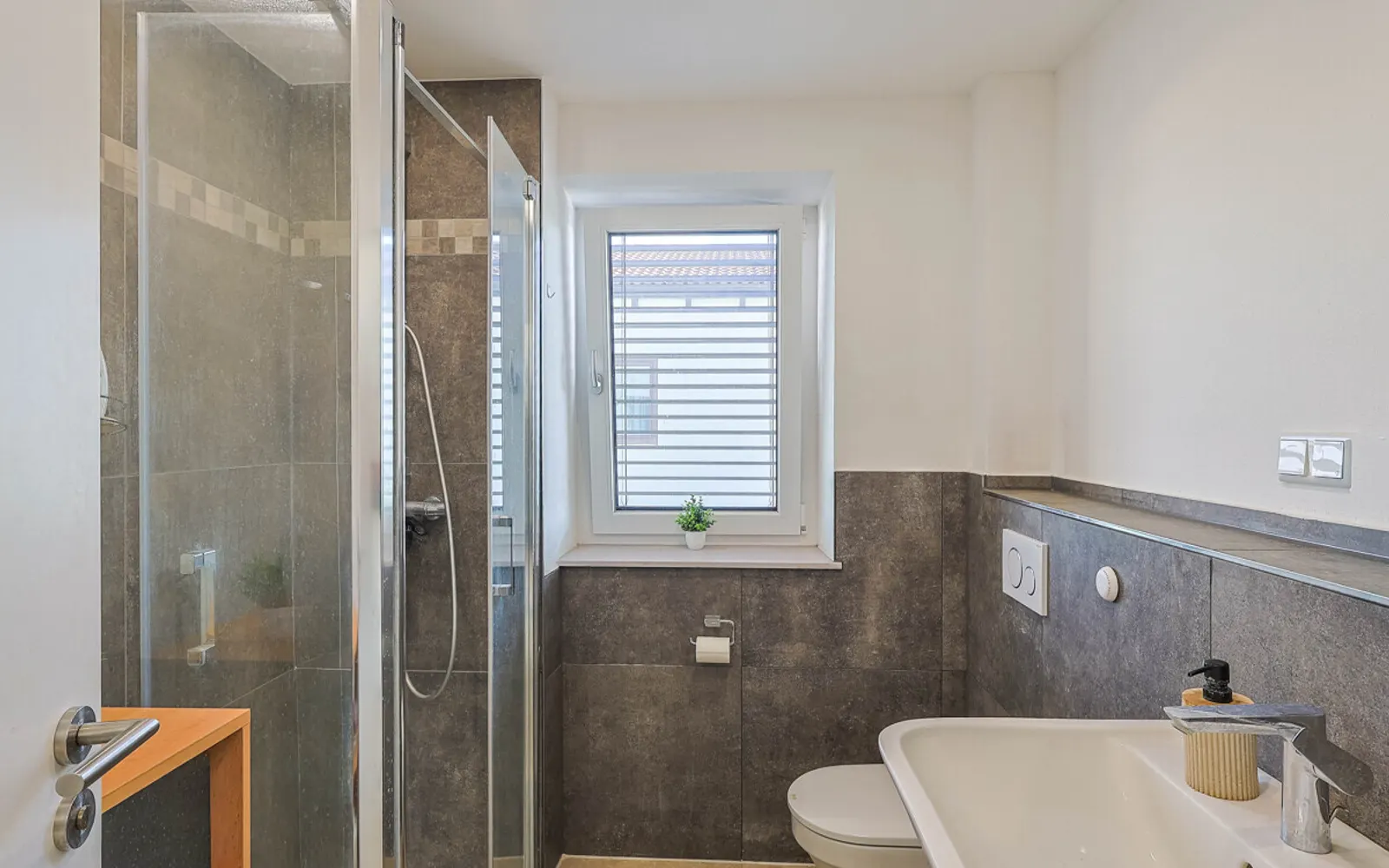 2-Zimmer Wohnung mit toller Dachterrasse - Bild 5