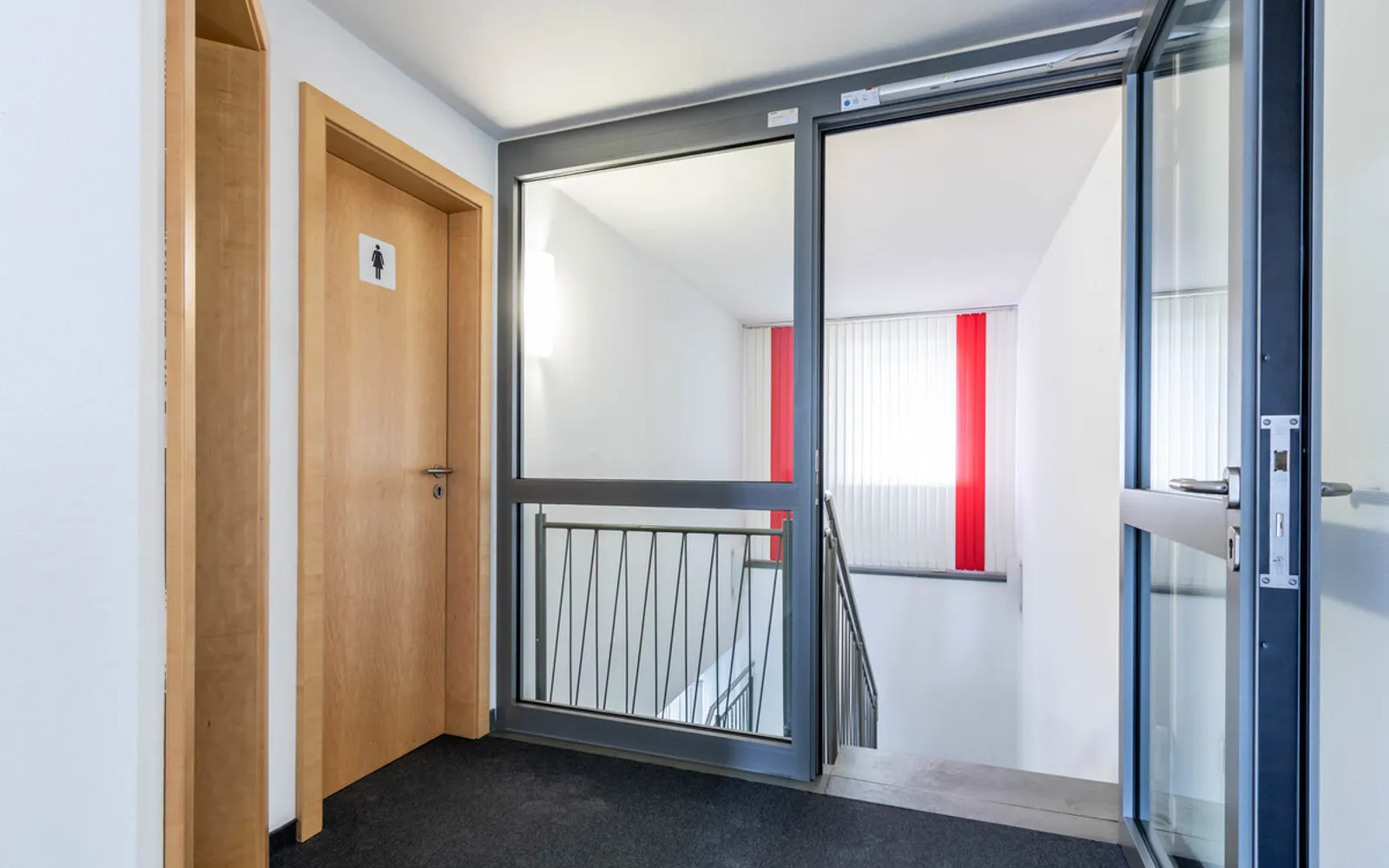 Ladenfläche mit Büroeinheit in frequentierter Lage unweit der Innenstadt - Bild 10
