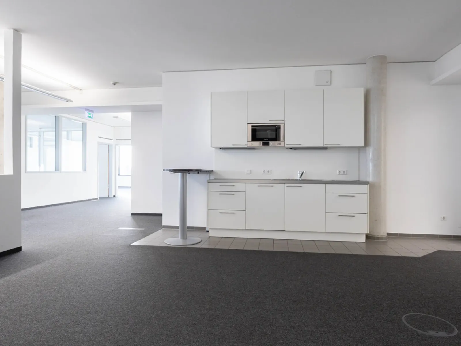 Große Bürofläche in modernem Geschäftsgebäude - Bild 3