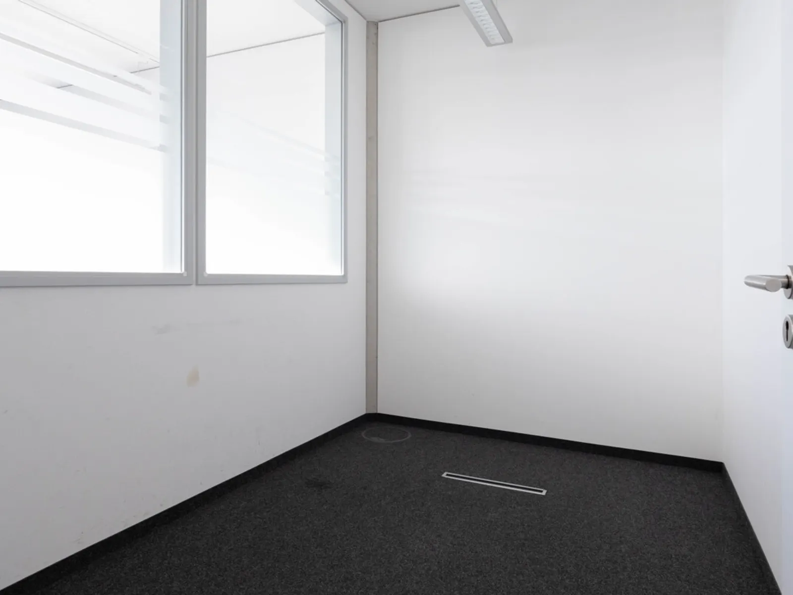 Große Bürofläche in modernem Geschäftsgebäude - Bild 11