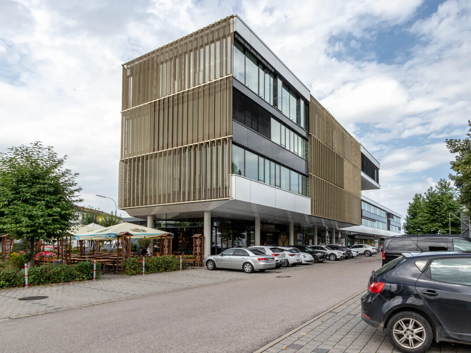 Große Bürofläche in modernem Geschäftsgebäude - Bild 2